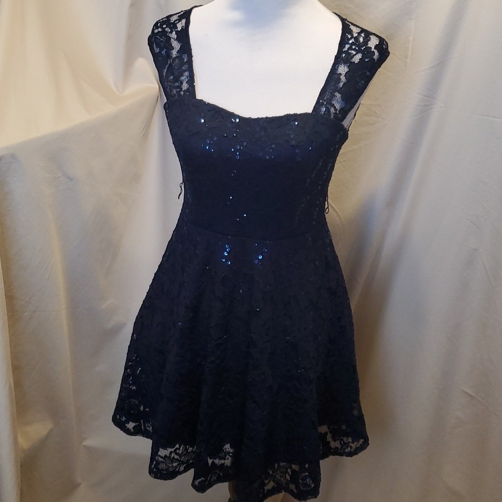 La Scala Sequin and Lace Cocktail Length Dress SZ MD